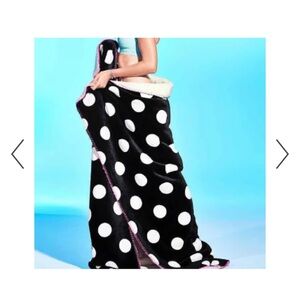 Plush Black & White Polka Dot PINK Throw Blanket